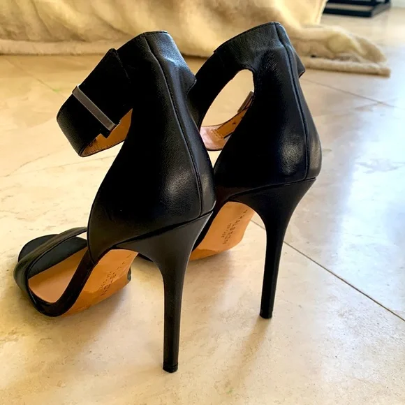Halston high heel sandals. Black soft leather. Size 7. - Picture 7 of 8